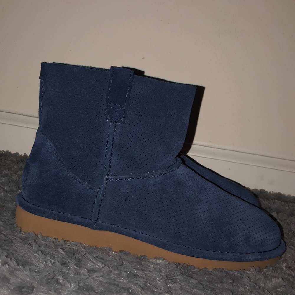 Blue unlined uggs